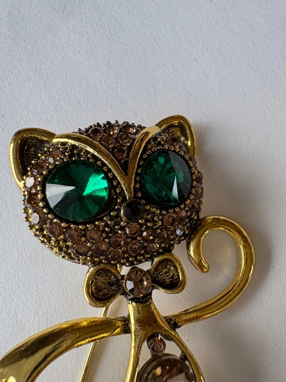 Gold-Tone Cat Brooch with Green Crystal Eyes - Picture 2 of 3